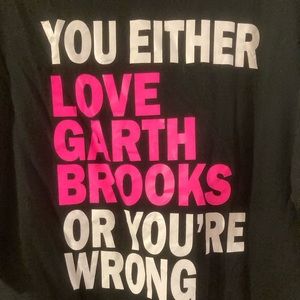 Garth Brooks 4x tshirt.
